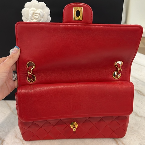 100% Authentic Chanel Vintage Medium Classic Double Flap Bag - Picture 7 of 17